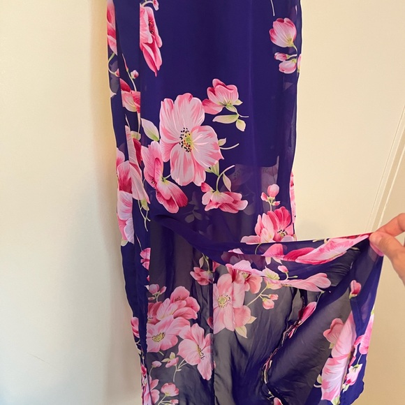 Vibrant Floral Maxi Dress - Picture 3 of 10